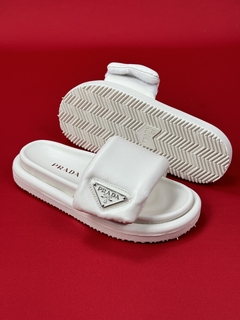 Chinelo slide prada branco