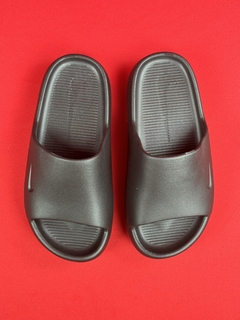 nike chinelo slide todo preto nacional premium - comprar online