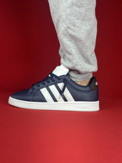 Adidas grand court azul e branco