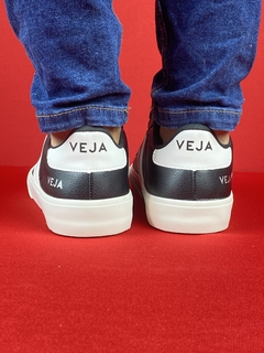 Veja Preto e branco na internet
