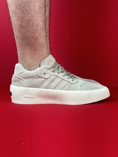 Adidas bege claro nacional premium