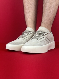 Adidas bege claro nacional premium - comprar online