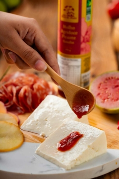 Sweet and Spicy Guava Sauce - Produtos artesanais cerrado | Sítio Boca do Mato 