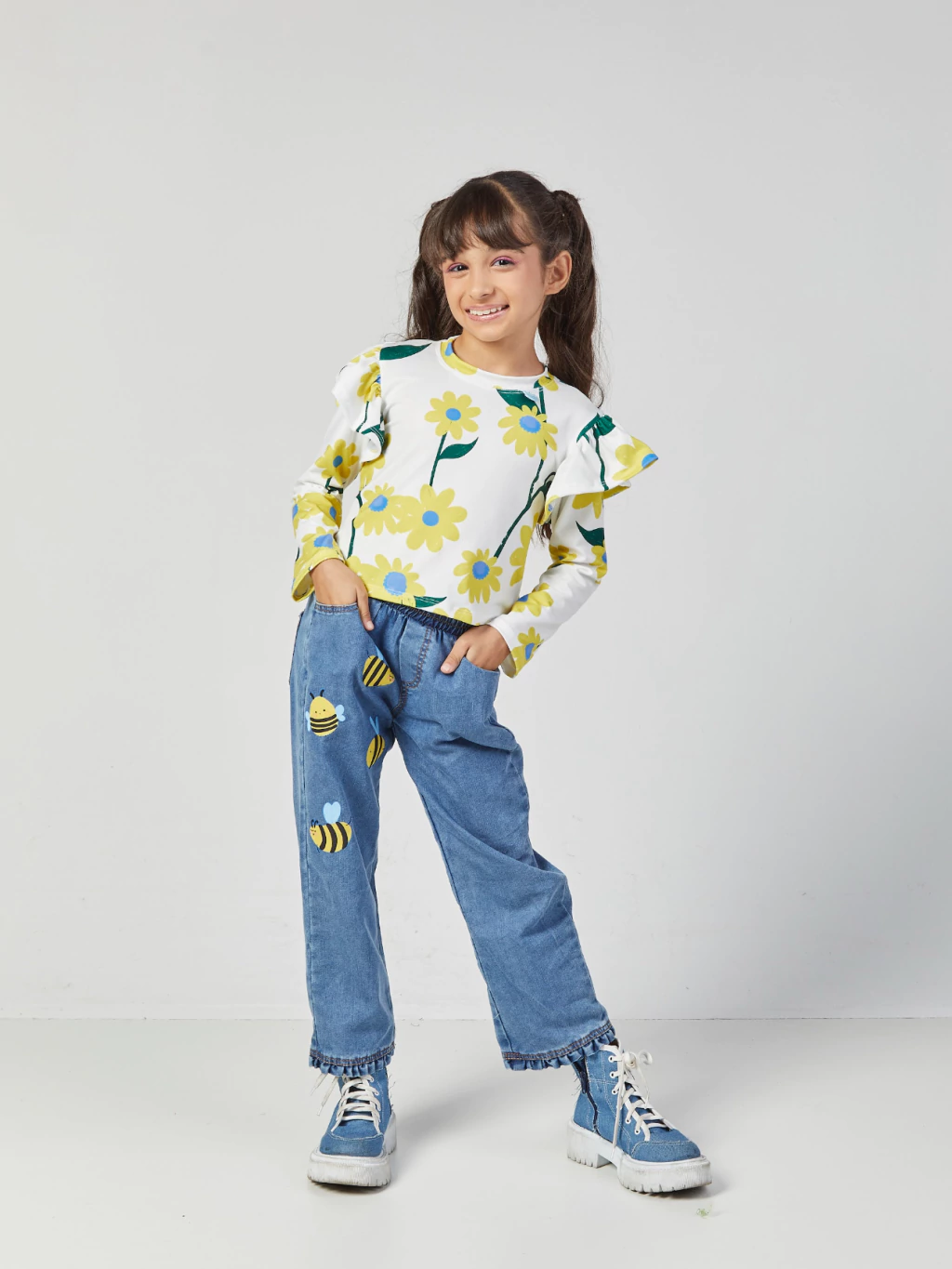 CONJUNTO BLUSA MANGA LONGA FLORAL E CALÇA JEANS ABELHA MYLU