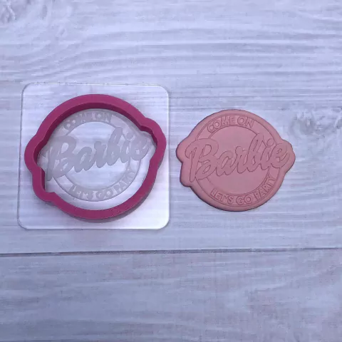 COME ON Barbie + Cortante