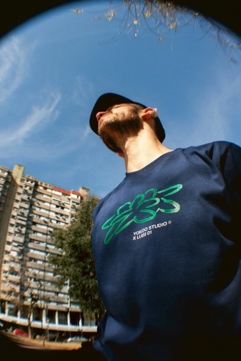 Remera ROAM Azul - comprar online