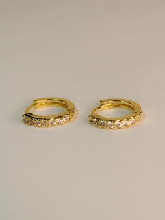 Argolinhas microzirconias 0,8cm primeiro ou segundo furo banho ouro