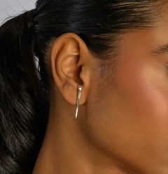 BRINCO EAR HOOK LAVINA BANHO OURO