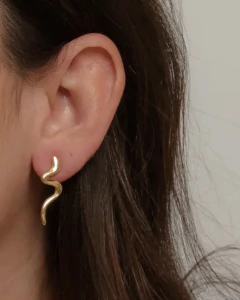 BRINCO WAVE BANHO OURO