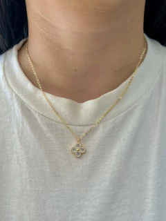 COLAR TREVO ZIRCÔNIA BANHO OURO