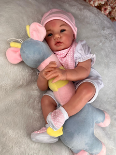 Imagem do Bebê Reborn Menina Corpo de Pano Macio Carequinha