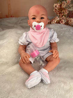 Bebê Reborn Menina Realista de Silicone Macio com Enxoval Completo - loja online