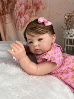 Bebê Reborn Menina Cabelo Fio a Fio Corpo Inteiro Pano Muito Realista - comprar online