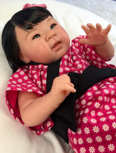 Bebê Reborn Japonesa Muito Fofa Realista com Enxoval na internet