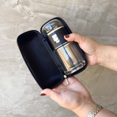 Garrafa de vidro com infusor e case Ah! Natu