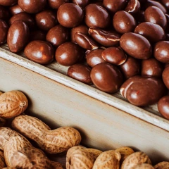 Maní bañado con chocolate leche X100gr