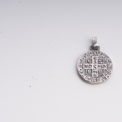 Medalla San Benito plata 22mm - comprar online