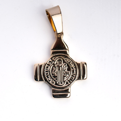 Cruz acero dorado San Benito 16 mm