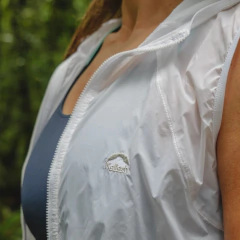 COLETE FEMININO CORTA VENTO X-LITE WMNS BRANCO 120R05075ZZZN8 KAILASH - Terratop Aventura