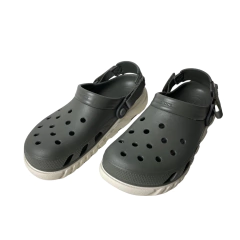 SANDÁLIA UNISSEX DUET MAX II CLOG CINZA E BEGE 2087763J8 CROCS