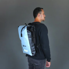 MOCHILA ESTANQUE DUFFEL BAG BK 20L CINZA E PRETO NAUTIKA - comprar online