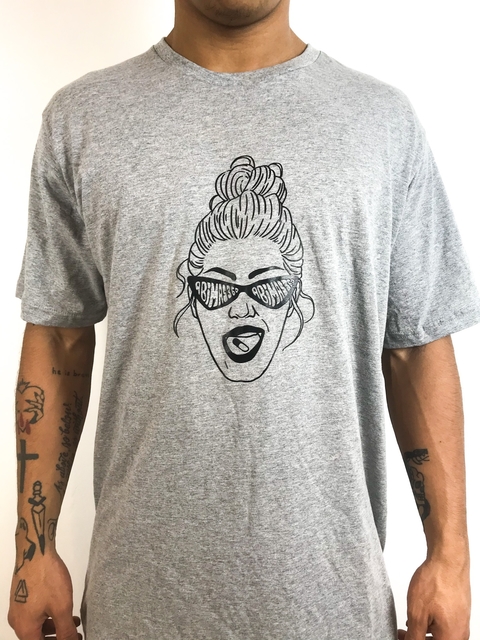 Camiseta Eyez On me