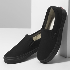 Tênis Vans Slip-On Black Black na internet