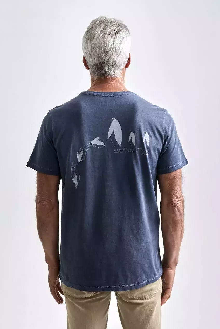 Camiseta Austral Generations Leap Stone Azul Midnight