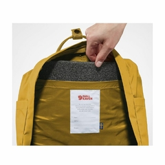 Mochila FJÄLLRÄVEN Kånken Clássica Ochre - loja online