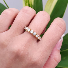 Anel Ouro 18k Aliança Inteira M Safiras Brancas - comprar online