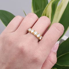 Anel Ouro 18k Aliança Inteira G Safiras Brancas - comprar online