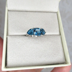 Anel Maria Prata 925 com Topázios London na internet