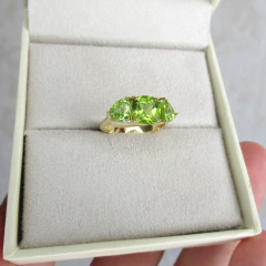 Anel Maria Prata 925 com Peridotos - loja online
