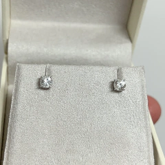 Brinco Ouro 18k Ponto de Luz Safiras Brancas 4,5mm na internet