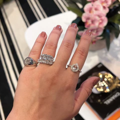 Anel Maria Ouro 18k com Topázios Incolores na internet