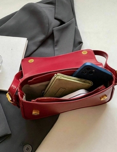Bolsa Feminina Tranversal Baguete Minimalista Elegante - Diozzi | Moda Feminina, Sapatos e Acessórios.