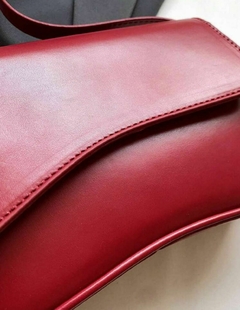 Bolsa Feminina Tranversal Baguete Minimalista Elegante