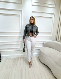 Jaqueta Jeans Feminina Botões Encapados na internet