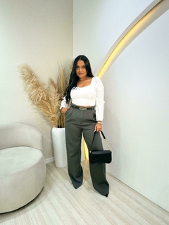 Calça Feminina Pantalona Alfaiataria Marina Cinto na internet