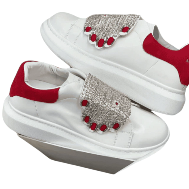 COMPRAR ALEXANDER MCQUEEN ZAPATILLAS BRILLANTES HOMBRE: ESTILO Y CALIDAD EN CADA PASO Si estás buscando ALEXANDER MCQUEEN ZAPATILLAS BRILLANTES HOMBRE, has llegado al lugar correcto. En Onlineshoppingcenterg te ofrecemos las mejores opciones para que luzcas un calzado único, elegante y lleno de personalidad. Las zapatillas Alexander McQueen con efecto brillo son un ícono de moda que combina diseño vanguardista y comodidad, perfectas para hombres que buscan destacar en cualquier ocasión.  ¿Por qué elegir ALEXANDER MCQUEEN ZAPATILLAS BRILLANTES HOMBRE? Las zapatillas Alexander McQueen hombre brillo son reconocidas por su estilo innovador y su calidad excepcional. Con su distintivo efecto brillante y su icónica suela de plataforma, estas sneakers se han convertido en un must-have para los amantes de la moda.  Diseño exclusivo: El efecto brillo de estas zapatillas las hace ideales para eventos especiales o para añadir un toque sofisticado a tu look diario.  Comodidad garantizada: Fabricadas con materiales de alta calidad, ofrecen un ajuste perfecto y una pisada cómoda.  Versatilidad: Combínalas con jeans, pantalones chinos o incluso trajes para un estilo moderno y atrevido.    Las mejores opciones de ALEXANDER MCQUEEN ZAPATILLAS BRILLANTES HOMBRE En Onlineshoppingcenterg encontrarás una selección exclusiva de zapatillas Alexander McQueen brillo hombre. Algunas de las opciones más buscadas incluyen:  Zapatillas Alexander McQueen plataforma brillantes: Perfectas para elevar tu estilo y tu estatura.  Sneakers Alexander McQueen efecto brillo: Ideales para quienes buscan un calzado llamativo pero sofisticado.  Zapatillas Alexander McQueen hombre brillo 2025: Los modelos más actuales con diseños renovados.  ¿Dónde comprar ALEXANDER MCQUEEN ZAPATILLAS BRILLANTES HOMBRE? En Onlineshoppingcenterg te ofrecemos una experiencia de compra segura y sencilla. Aquí podrás encontrar las zapatillas Alexander McQueen brillantes hombre al mejor precio, con ofertas exclusivas y envíos rápidos.  Beneficios de comprar en Onlineshoppingcenterg Precios competitivos: Encuentra las zapatillas Alexander McQueen hombre brillantes oferta que se ajustan a tu presupuesto.  Garantía de calidad: Todos nuestros productos son auténticos y cuentan con los más altos estándares de fabricación.  Atención al cliente: Estamos disponibles para resolver cualquier duda o inquietud que tengas sobre tu compra.    Cómo combinar tus ALEXANDER MCQUEEN ZAPATILLAS BRILLANTES HOMBRE Estas sneakers son tan versátiles que puedes usarlas en diferentes ocasiones. Aquí te damos algunas ideas:  Look casual: Combínalas con jeans ajustados y una camiseta básica para un estilo relajado pero moderno.  Look elegante: Atrévete a usarlas con un traje slim fit para un toque de rebeldía y sofisticación.  Look urbano: Acompaña tus zapatillas Alexander McQueen brillo plataforma hombre con una chaqueta de cuero y pantalones cargo.  Ofertas y descuentos en ALEXANDER MCQUEEN ZAPATILLAS BRILLANTES HOMBRE No te pierdas nuestras promociones especiales en zapatillas Alexander McQueen hombre brillantes rebajas. En Onlineshoppingcenterg trabajamos para ofrecerte las mejores condiciones de compra, para que puedas adquirir tus sneakers favoritas sin preocuparte por el precio.    Compra tus ALEXANDER MCQUEEN ZAPATILLAS BRILLANTES HOMBRE hoy mismo No esperes más para tener tus zapatillas Alexander McQueen brillantes hombre. Visita Onlineshoppingcenterg y descubre la colección más completa de sneakers con efecto brillo. Aprovecha nuestras ofertas y disfruta de un calzado que combina moda, calidad y comodidad.