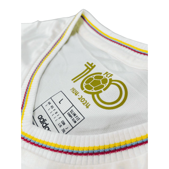 Comprar Camiseta Colombia Centenario Mujer Cuello V Si estás buscando Comprar la camiseta Colombia centenario mujer cuello V, has llegado al lugar correcto. En Onlineshoppingcenterg te ofrecemos la mejor selección de camisetas de la selección Colombia, diseñadas especialmente para mujeres que quieren lucir el estilo y la pasión por su equipo. Aquí encontrarás todo lo que necesitas saber sobre esta prenda icónica, desde su diseño hasta cómo comprarla fácilmente.  ¿Por qué elegir la camiseta Colombia centenario mujer cuello V? La camiseta Colombia centenario mujer cuello V es una prenda que combina estilo, comodidad y calidad. Confeccionada en algodón premium, esta camiseta es perfecta para usar en partidos, entrenamientos o simplemente para mostrar tu apoyo a la selección Colombia. Su diseño exclusivo y su corte ajustado la hacen ideal para mujeres que buscan un look deportivo y moderno.    Características principales Diseño exclusivo: La camiseta cuenta con los colores tradicionales de la selección Colombia y detalles especiales que celebran su historia.  Material de alta calidad: Fabricada en algodón transpirable, ideal para cualquier ocasión.  Corte ajustado y cuello V: Diseñada para ofrecer comodidad y un estilo moderno.  Tallas disponibles: Desde talla S hasta XL, para adaptarse a todo tipo de cuerpos.  ¿Dónde comprar la camiseta Colombia centenario mujer cuello V? En Onlineshoppingcenterg puedes adquirir tu camiseta Colombia centenario mujer cuello V de manera rápida y segura. Ofrecemos envíos rápidos a todo el país, para que recibas tu pedido en poco tiempo. Además, contamos con ofertas y descuentos especiales para que puedas obtener tu camiseta al mejor precio.  Beneficios de comprar en Onlineshoppingcenterg Tienda oficial: Garantizamos productos auténticos y de alta calidad.  Opciones de pago seguras: Aceptamos múltiples métodos de pago para tu comodidad.  Atención al cliente: Estamos disponibles para resolver cualquier duda o inquietud.    ¿Cómo combinar la camiseta Colombia centenario mujer cuello V? Esta camiseta es versátil y puede usarse en diferentes ocasiones. Aquí te damos algunas ideas:  Para partidos: Acompaña tu camiseta con jeans y tenis para un look casual y deportivo.  Para entrenamientos: Combínala con leggings y zapatillas deportivas.  Para el día a día: Úsala con una falda o shorts para un estilo urbano y moderno.  Preguntas frecuentes ¿La camiseta Colombia centenario mujer cuello V está disponible en todas las tallas? Sí, contamos con tallas desde S hasta XL para adaptarnos a todas las necesidades.  ¿Es posible personalizar la camiseta? En Onlineshoppingcenterg ofrecemos opciones de personalización para que puedas agregar tu nombre o número favorito.  ¿Cuánto tarda el envío? Los envíos se realizan en un plazo máximo de 3 a 5 días hábiles, dependiendo de tu ubicación.    ¡No esperes más para tener tu camiseta Colombia centenario mujer cuello V! Visita Onlineshoppingcenterg y descubre nuestra colección 2025 de camisetas de la selección Colombia. Con diseños exclusivos, materiales de alta calidad y envíos rápidos, somos tu mejor opción para adquirir esta prenda icónica. ¡Haz tu pedido hoy y luce con orgullo los colores de Colombia
