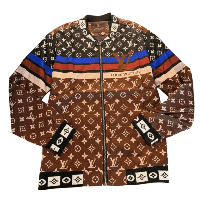 Comprar Chaqueta Antifluidos Louis Vuitton Gucci Hombre: Elegancia y Protección Si estás buscando Comprar una chaqueta antifluidos Louis Vuitton Gucci hombre, en Onlineshoppingcenterg tenemos lo que necesitas. Estas chaquetas combinan el lujo de las marcas más reconocidas con la funcionalidad de prendas resistentes a líquidos, ideales para mantenerte protegido y con estilo en cualquier ocasión.  ¿Qué hace especiales a las chaquetas antifluidos Louis Vuitton y Gucci? Las chaquetas antifluidos Louis Vuitton hombre y chaquetas antifluidos Gucci hombre son prendas diseñadas para quienes buscan lo mejor en moda y practicidad. Confeccionadas con materiales de alta calidad, estas chaquetas no solo repelen líquidos, sino que también ofrecen un diseño moderno y exclusivo que las convierte en una pieza imprescindible para tu guardarropa.    Características principales Resistencia al agua: Tanto las chaquetas antifluidos Louis Vuitton como las chaquetas antifluidos Gucci están pensadas para mantenerte seco en días lluviosos o situaciones imprevistas.  Diseño premium: Detalles únicos y acabados de lujo que reflejan tu estilo personal.  Versatilidad: Perfectas para uso urbano, eventos especiales o viajes.  Modelos más destacados en 2025 En Onlineshoppingcenterg, encontrarás una selección de los modelos más buscados:  Chaqueta antifluidos Louis Vuitton negra hombre: Un clásico que nunca pasa de moda.  Chaqueta antifluidos Gucci negra hombre: Elegancia y sofisticación en cada detalle.  Chaqueta antifluidos Louis Vuitton premium hombre: Para quienes buscan lo mejor en confort y diseño.  Chaqueta antifluidos Gucci urbana hombre: Ideal para looks modernos y casuales.  Chaqueta antifluidos Louis Vuitton resistente al agua: Perfecta para climas impredecibles.  Chaqueta antifluidos Gucci resistente al agua: Combina protección y estilo sin esfuerzo.  Chaqueta antifluidos Louis Vuitton elegante hombre: Ideal para ocasiones especiales.  Chaqueta antifluidos Gucci elegante hombre: Un toque de distinción para tu outfit.  ¿Cómo comprar tu chaqueta antifluidos Louis Vuitton o Gucci? En nuestra tienda online, el proceso de compra es rápido y seguro:  Explora nuestra colección y elige el modelo que más te guste.  Añade la chaqueta a tu carrito y completa tus datos.  Realiza el pago de forma segura.  Recibe tu pedido en la comodidad de tu hogar.    Garantía de calidad en Onlineshoppingcenterg En Onlineshoppingcenterg, nos comprometemos a ofrecerte productos de alta calidad. Cada chaqueta antifluidos Louis Vuitton y chaqueta antifluidos Gucci que encuentras en nuestra tienda cumple con los más altos estándares de fabricación, asegurando durabilidad y estilo. Además, trabajamos directamente con proveedores autorizados para garantizar la autenticidad de cada prenda.  Razones para comprar en Onlineshoppingcenterg Amplia variedad: Contamos con las últimas tendencias en chaquetas antifluidos Louis Vuitton y Gucci hombre 2025.  Precios competitivos: Ofrecemos las mejores chaquetas a precios accesibles.  Envíos rápidos: Recibe tu pedido en el menor tiempo posible.  Atención al cliente: Estamos disponibles para resolver todas tus dudas.  Devoluciones sencillas: Si no estás satisfecho, nuestro proceso de devolución es fácil y rápido.    ¿Por qué invertir en una chaqueta antifluidos Louis Vuitton o Gucci? Una chaqueta antifluidos Louis Vuitton hombre o chaqueta antifluidos Gucci hombre no es solo una prenda, es una inversión en estilo y funcionalidad. Estas chaquetas están diseñadas para durar, ofreciendo un look sofisticado y una protección confiable contra los elementos. Además, son una excelente opción para regalar o para destacar en cualquier ocasión especial.  Tips para elegir la chaqueta perfecta Define tu estilo: Si prefieres un look clásico, opta por una chaqueta antifluidos Louis Vuitton negra hombre. Si buscas algo más moderno, una chaqueta antifluidos Gucci urbana hombre puede ser la mejor opción.  Considera el uso: Si necesitas una chaqueta para el día a día, elige un modelo resistente y cómodo. Para eventos especiales, una chaqueta antifluidos Louis Vuitton elegante hombre será ideal.  Revisa las tallas: En Onlineshoppingcenterg, ofrecemos una guía de tallas para que encuentres la medida perfecta.    ¿Qué esperas para tener tu chaqueta antifluidos Louis Vuitton o Gucci? No pierdas la oportunidad de adquirir una chaqueta antifluidos Louis Vuitton Gucci hombre en Onlineshoppingcenterg. Estas prendas son la combinación perfecta entre lujo, protección y estilo. Visita nuestra tienda online hoy mismo y elige la chaqueta que mejor se adapte a tus necesidades. ¡Haz tu pedido ahora y luce impecable!