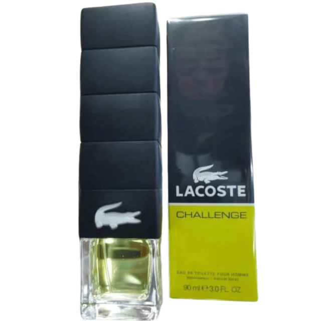 Lacoste Challenge Perfume Hombre: La Fragancia Elegante y Deportiva que Buscas Si estás buscando un perfume que combine elegancia, frescura y un toque deportivo, el Lacoste Challenge Perfume Hombre es la opción perfecta para ti. En Onlineshoppingcenterg, te ofrecemos la mejor selección de fragancias masculinas, y hoy queremos contarte todo lo que necesitas saber sobre este increíble perfume. Desde sus notas olfativas hasta su duración y precio, aquí encontrarás la información que necesitas para tomar una decisión informada.  ¿Qué hace especial al Lacoste Challenge Perfume Hombre? El Lacoste Challenge Perfume Hombre es una fragancia que representa la esencia del hombre moderno: activo, seguro y con estilo. Es ideal para el día a día, ya que su aroma fresco y cítrico lo convierte en una opción versátil para cualquier ocasión.  Este perfume pertenece a la familia olfativa aromática cítrica, lo que lo hace perfecto para hombres que buscan una fragancia ligera pero con carácter. Además, su envase elegante y minimalista refleja la personalidad sofisticada de quien lo usa.    Notas olfativas del Lacoste Challenge Perfume Hombre Uno de los aspectos más destacados de este perfume es su composición única. Aquí te detallamos sus notas olfativas:  Notas de salida: Bergamota, mandarina y cardamomo. Estas notas aportan un toque fresco y vibrante desde el primer momento.  Notas de corazón: Cedro, pimienta y lavanda. Aquí la fragancia se vuelve más intensa y masculina, sin perder su esencia deportiva.  Notas de fondo: Ámbar y musgo. Estas notas le dan un toque cálido y duradero, perfecto para prolongar su aroma en la piel.  Duración y proyección del Lacoste Challenge El Lacoste Challenge Perfume Hombre es conocido por su excelente duración y proyección. En promedio, puede durar entre 6 y 8 horas en la piel, dependiendo de factores como el clima y el tipo de piel. Su proyección es moderada, lo que significa que no abruma, pero sí deja una estela agradable a tu paso.    ¿Para quién es este perfume? Este perfume es ideal para hombres jóvenes y adultos que buscan una fragancia versátil. Es perfecto para:  Uso diario: Su frescura lo hace ideal para el trabajo, la universidad o cualquier actividad cotidiana.  Ocasiones especiales: Su elegancia lo convierte en una excelente opción para eventos formales o citas.  Amantes de los deportes: Si eres una persona activa, este perfume se adaptará perfectamente a tu estilo de vida.  Lacoste Challenge vs otros perfumes masculinos Si estás comparando el Lacoste Challenge con otras fragancias masculinas, aquí te dejamos algunas razones por las que destaca:  Frescura: A diferencia de otros perfumes más intensos, el Lacoste Challenge ofrece un aroma ligero y revitalizante.  Versatilidad: Puedes usarlo en cualquier época del año y para cualquier ocasión.  Precio: Es una opción asequible dentro de la gama de perfumes de lujo.    Opiniones de usuarios sobre el Lacoste Challenge Perfume Hombre Los usuarios destacan su frescura y duración como sus principales virtudes. Muchos lo describen como un perfume que "te hace sentir renovado" y que "atrae cumplidos". Además, su envase elegante y práctico es otro punto a favor.  ¿Dónde comprar Lacoste Challenge Perfume Hombre al mejor precio? En Onlineshoppingcenterg, te ofrecemos el Lacoste Challenge Perfume Hombre al mejor precio del mercado. Nuestra tienda online garantiza productos 100% garantizados y envíos rápidos a todo Colombia.  Si estás buscando Lacoste Challenge precio competitivo, has llegado al lugar correcto. Además, contamos con ofertas especiales y descuentos exclusivos para que puedas adquirir tu fragancia favorita sin preocuparte por el presupuesto.  ¿Por qué elegir Onlineshoppingcenterg? Productos garantizados: Todos nuestros perfumes son auténticos y cuentan con garantía de calidad.  Precios competitivos: Ofrecemos las mejores ofertas en fragancias masculinas.  Envíos rápidos: Recibe tu Lacoste Challenge Perfume Hombre en la comodidad de tu hogar.  Atención al cliente: Estamos siempre disponibles para resolver tus dudas y brindarte la mejor experiencia de compra.    ¿Vale la pena el Lacoste Challenge Perfume Hombre? Sin duda, el Lacoste Challenge Perfume Hombre es una excelente inversión para cualquier hombre que busque una fragancia fresca, elegante y duradera. Su combinación de notas cítricas y amaderadas lo convierte en un perfume único, perfecto para el día a día y ocasiones especiales.  No esperes más y compra tu Lacoste Challenge en Onlineshoppingcenterg. ¡Haz clic ahora y disfruta de la mejor fragancia masculina al mejor precio!