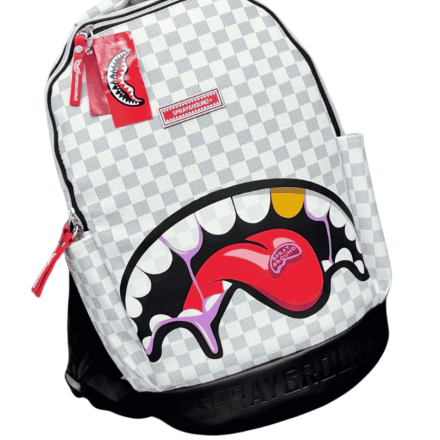 COMPRAR MOCHILAS SPRAYGROUND HOMBRE: ESTILO, CALIDAD Y FUNCIONALIDAD Si estás buscando mochilas Sprayground hombre que combinen diseño, comodidad y durabilidad, has llegado al lugar correcto. En Onlineshoppingcenterg, te ofrecemos una amplia selección de mochilas Sprayground diseñadas especialmente para hombres que buscan destacar con un estilo urbano y moderno.  ¿POR QUÉ ELEGIR MOCHILAS SPRAYGROUND HOMBRE? Las mochilas Sprayground hombre son reconocidas por su calidad premium, diseños innovadores y funcionalidad. Ya sea para el día a día, la universidad, el trabajo, el gaming o incluso para viajes, estas mochilas son la opción perfecta para hombres que valoran la moda y la practicidad.    Diseños Únicos y Modernos Las mochilas Sprayground hombre estilo urbano destacan por sus estampados únicos y colecciones exclusivas. Desde modelos casuales hasta opciones más deportivas, encontrarás una mochila que se adapte a tu personalidad y necesidades.  Calidad y Durabilidad Fabricadas con materiales resistentes, las mochilas Sprayground hombre duraderas están diseñadas para soportar el uso diario. Además, cuentan con organizadores internos y compartimentos espaciosos que te permiten llevar todo lo que necesitas de manera ordenada.  Funcionalidad y Comodidad Si buscas mochilas Sprayground hombre funcionales, no te decepcionarás. Con correas ergonómicas y acolchadas, estas mochilas son ligeras y cómodas de llevar, incluso durante largos periodos.  COLECCIONES DESTACADAS PARA 2025 En Onlineshoppingcenterg, te ofrecemos las últimas tendencias en mochilas Sprayground hombre 2025. Nuestra selección incluye:  Mochilas Sprayground hombre edición limitada: Diseños exclusivos que no encontrarás en ningún otro lugar.  Mochilas Sprayground hombre universitarias: Perfectas para llevar tus libros, laptop y accesorios.  Mochilas Sprayground hombre gaming: Ideales para gamers que buscan estilo y funcionalidad.  Mochilas Sprayground hombre viaje: Con amplio espacio y organizadores para tus escapadas.    ¿PARA QUÉ USOS SON IDEALES? Las mochilas Sprayground hombre son versátiles y se adaptan a diferentes situaciones:  Escuela o universidad: Lleva tus materiales de estudio con estilo.  Trabajo: Ideal para profesionales que buscan un look moderno.  Deporte: Diseños deportivos que combinan comodidad y resistencia.  Viajes: Mochilas espaciosas y organizadas para tus aventuras.  ¿DÓNDE COMPRAR MOCHILAS SPRAYGROUND HOMBRE? En Onlineshoppingcenterg, tenemos las mochilas Sprayground hombre que estás buscando. Nuestra tienda online ofrece:  Envíos rápidos y seguros.  Garantía de calidad premium.  Precios competitivos.  No importa si buscas una mochila Sprayground hombre casual, deportiva o gaming, en nuestra tienda encontrarás la opción perfecta para ti.  BENEFICIOS DE ELEGIR MOCHILAS SPRAYGROUND  Estilo Urbano y Moderno Las mochilas Sprayground hombre estilo urbano son perfectas para aquellos que quieren mantenerse a la vanguardia de la moda. Con diseños que van desde lo minimalista hasta lo más llamativo, estas mochilas son ideales para complementar cualquier outfit.  Innovación en Diseño Cada mochila Sprayground hombre está diseñada pensando en las necesidades del hombre moderno. Con características como compartimentos antirobo, bolsillos para laptops y sistemas de carga USB, estas mochilas son tan prácticas como estilosas.  Durabilidad y Resistencia Las mochilas Sprayground hombre resistentes están hechas para durar. Utilizan materiales de alta calidad que resisten el desgaste diario, lo que las convierte en una inversión inteligente para cualquier hombre activo.    TENDENCIAS 2025 EN MOCHILAS SPRAYGROUND El 2025 trae consigo nuevas tendencias en mochilas Sprayground hombre. Algunas de las características más destacadas incluyen:  Diseños futuristas: Con colores vibrantes y formas innovadoras.  Tecnología integrada: Como cargadores portátiles y sistemas de organización inteligente.  Materiales ecológicos: Opciones sostenibles para los consumidores conscientes del medio ambiente.  ¿CÓMO ELEGIR LA MOCHILA SPRAYGROUND IDEAL? Elegir la mochila Sprayground hombre perfecta depende de tus necesidades y estilo de vida. Aquí te dejamos algunos consejos:  Define tu uso: ¿La necesitas para el trabajo, la universidad, el gaming o los viajes?  Elige el tamaño adecuado: Asegúrate de que tenga el espacio suficiente para todo lo que necesitas llevar.  Considera los detalles: Busca características como correas ajustables, bolsillos especializados y materiales resistentes al agua.  Selecciona un diseño que te represente: Con tantas opciones disponibles, elige una mochila que refleje tu personalidad.    OFERTAS EXCLUSIVAS EN ONLINESHOPPINGCENTER En Onlineshoppingcenterg, no solo ofrecemos las mejores mochilas Sprayground hombre, sino que también contamos con ofertas exclusivas y descuentos especiales. Mantente atento a nuestras promociones para adquirir tu mochila favorita al mejor precio.  Las mochilas Sprayground hombre son la elección ideal para quienes buscan combinar estilo, funcionalidad y calidad. En Onlineshoppingcenterg, te ofrecemos las mejores opciones para 2025, con diseños modernos y exclusivos que se adaptan a tu estilo de vida.  ¡Visita nuestra tienda y encuentra tu mochila Sprayground hombre favorita hoy mismo!