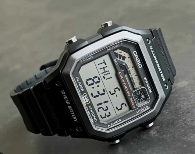 COMPRAR RELOJ CASIO ILLUMINATOR WR100: RESISTENCIA Y ESTILO PARA HOMBRE Si estás en busca de un reloj Casio Illuminator WR100 resistente al agua para hombre, has llegado al lugar indicado. En Onlineshoppingcenterg, te ofrecemos este modelo que destaca por su durabilidad, funcionalidad y diseño moderno. Con una resistencia al agua de 100 metros y la práctica función Illuminator, este reloj es ideal para el día a día, deportes o aventuras al aire libre.  ¿Qué hace único al reloj Casio Illuminator WR100? El reloj Casio Illuminator WR100 es uno de los favoritos entre los hombres que buscan un accesorio confiable y versátil. Estas son algunas de las razones por las que este modelo sobresale:  Resistencia al agua WR100: Perfecto para nadar, snorkel o usar bajo la lluvia.  Iluminación integrada: La función Illuminator te permite ver la hora en la oscuridad con facilidad.  Diseño robusto y moderno: Fabricado con materiales resistentes para soportar el desgaste diario.  Funcionalidad avanzada: Incluye cronómetro, alarma y pantalla digital clara.    ¿Por qué elegir el reloj Casio Illuminator WR100? Este modelo es ideal para hombres que buscan un reloj que combine estilo y rendimiento. Aquí te explicamos por qué deberías considerar el reloj Casio Illuminator WR100 resistente al agua para hombre:  Para deportistas: Su resistencia al agua y durabilidad lo hacen perfecto para actividades acuáticas y deportes.  Para profesionales: Su diseño moderno y funcionalidad lo convierten en un accesorio ideal para el trabajo.  Para aventureros: Si te gusta explorar, este reloj será tu compañero confiable en cualquier situación.  Características clave del reloj Casio Illuminator WR100 Resistencia al agua 100 metros: Ideal para nadar y actividades acuáticas moderadas.  Función Illuminator: Luz incorporada para ver la hora en condiciones de poca luz.  Cronómetro y alarma: Funciones adicionales que aumentan su utilidad.  Batería de larga duración: No necesitarás preocuparte por cargarlo constantemente.    ¿Cómo comprar tu reloj Casio Illuminator WR100 en Onlineshoppingcenterg? Adquirir tu reloj Casio Illuminator WR100 resistente al agua para hombre es rápido y sencillo. Sigue estos pasos:  Ingresa a nuestra tienda en línea Onlineshoppingcenterg.  Busca el modelo reloj Casio Illuminator WR100.  Elige el color y estilo que más te guste.  Completa tu compra de manera segura.  Recibe tu reloj en la puerta de tu casa.  Ventajas de comprar en Onlineshoppingcenterg Productos auténticos: Garantizamos que todos nuestros relojes son 100% genuinos.  Envíos rápidos: Recibe tu pedido en tiempo récord.  Precios competitivos: Ofrecemos las mejores ofertas en relojes Casio Illuminator WR100.  Atención personalizada: Nuestro equipo está siempre disponible para ayudarte.    Preguntas frecuentes sobre el reloj Casio Illuminator WR100 ¿Puedo usar este reloj para bucear? El reloj Casio Illuminator WR100 es resistente al agua hasta 100 metros, lo que lo hace ideal para nadar y snorkel, pero no se recomienda para buceo profundo.  ¿Cómo funciona la función Illuminator? La función Illuminator se activa presionando un botón en el lateral del reloj. Esto enciende una luz que ilumina la pantalla, permitiéndote ver la hora en la oscuridad.  ¿Qué tipo de batería utiliza? Este modelo cuenta con una batería de larga duración que no requiere recarga frecuente, asegurando que tu reloj esté siempre listo para usar.  Ofertas especiales en Onlineshoppingcenterg En Onlineshoppingcenterg, nos esforzamos por ofrecerte las mejores promociones en relojes Casio Illuminator WR100 resistentes al agua para hombre. Además de precios competitivos, contamos con descuentos exclusivos y envíos rápidos para que recibas tu reloj en perfectas condiciones y en el menor tiempo posible.    ¿Por qué confiar en Onlineshoppingcenterg? Somos una tienda en línea especializada en relojes de alta calidad, comprometidos con ofrecer productos genuinos y duraderos. Nuestra misión es brindarte una experiencia de compra segura, rápida y satisfactoria. Si tienes alguna pregunta o necesitas asesoramiento, nuestro equipo de atención al cliente está siempre disponible para ayudarte.  No esperes más para tener tu reloj Casio Illuminator WR100 resistente al agua para hombre. Visita Onlineshoppingcenterg hoy mismo y elige el modelo que más te guste. ¡Haz tu pedido ahora y disfruta de un reloj que combina estilo, funcionalidad y resistencia!