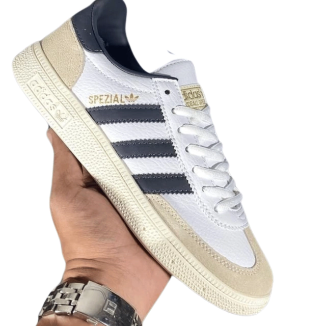 Comprar Tenis Adidas Spezial Mujer: Guía Completa y Ofertas Exclusivas. Si estás buscando comprar Tenis Adidas Spezial Mujer, has llegado al lugar correcto. En Onlineshoppingcenterg, te ofrecemos la mejor selección de estos tenis deportivos, con precios competitivos, envío rápido y garantía de calidad. A continuación, te explicamos todo lo que necesitas saber sobre los Adidas Spezial Mujer, desde sus características hasta cómo elegir la talla correcta y dónde comprarlos al mejor precio.  ¿Por qué comprar Tenis Adidas Spezial Mujer? Los Adidas Spezial Mujer son una de las opciones más populares para quienes buscan estilo, comodidad y versatilidad. Estos tenis, inspirados en el diseño clásico de los años 70, combinan moda y funcionalidad. Aquí te contamos sus principales beneficios:  Diseño icónico: Perfecto para looks casuales y deportivos.  Comodidad superior: Ideales para caminar o usar todo el día.  Materiales de alta calidad: Duraderos y resistentes al desgaste.  Variedad de colores: Disponible en tonos como beige, blanco, marrón y más.    Características de los Adidas Spezial Mujer Si quieres saber más sobre los Adidas Spezial Mujer, aquí te detallamos sus características clave:  Suela de goma: Ofrece excelente tracción y durabilidad.  Piel sintética y materiales premium: Combina estilo y resistencia.  Plantilla cómoda: Diseñada para soportar largas horas de uso.  Diseño retro: Inspirado en los modelos clásicos de Adidas.  ¿Cómo elegir la talla correcta de los Adidas Spezial Mujer? Elegir la talla correcta es esencial para disfrutar al máximo de tus Tenis Adidas Spezial Mujer. Sigue estos consejos:  Mide tu pie desde el talón hasta la punta del dedo más largo.  Consulta la tabla de tallas de Adidas disponible en nuestra tienda.  Si sueles usar plantillas, elige media talla más grande.  En Onlineshoppingcenterg, ofrecemos una guía de tallas detallada para que no tengas dudas al comprar.    ¿Dónde comprar Adidas Spezial Mujer al mejor precio? En Onlineshoppingcenterg, tenemos las mejores ofertas y descuentos en Adidas Spezial Mujer. Aquí te decimos por qué somos tu mejor opción:  Precios competitivos: Encuentra los Adidas Spezial Mujer al mejor precio.  Envío rápido y gratis: Recibe tus tenis en la puerta de tu casa sin costos adicionales.  Garantía de autenticidad: Todos nuestros productos son 100% garantizadas.  Ofertas exclusivas: Aprovecha descuentos especiales y promociones limitadas.  Opiniones y reseñas de los Adidas Spezial Mujer Los usuarios que han comprado los Adidas Spezial Mujer destacan su estilo, comodidad y calidad. Algunas opiniones incluyen:  "Son muy cómodos y combinan con todo."  "El diseño retro es increíble, los uso todos los días."  "Excelente relación calidad-precio."    Preguntas frecuentes sobre los Adidas Spezial Mujer 1. ¿Para qué sirven los Adidas Spezial Mujer? Estos tenis son ideales para uso diario, caminar o combinar con looks casuales. No están diseñados para correr largas distancias.  2. ¿Cómo lavar los Adidas Spezial Mujer? Lávalos a mano con agua fría y un jabón suave. Evita la lavadora para mantener su durabilidad.  3. ¿Qué colores están disponibles? En Onlineshoppingcenterg, ofrecemos los Adidas Spezial Mujer en varios colores, como beige, blanco, marrón y más.  4. ¿Tienen garantía? Sí, todos nuestros productos incluyen garantía de fábrica.  Ofertas y descuentos en Adidas Spezial Mujer No te pierdas nuestras promociones exclusivas en Adidas Spezial Mujer. En Onlineshoppingcenterg, encontrarás:  Descuentos especiales: Ahorra hasta un 30% en tu compra.  Envío gratis: Para compras superiores a $50.  Outlet Adidas Spezial Mujer: Tenis de temporadas anteriores a precios increíbles.    ¿Por qué comprar en Onlineshoppingcenterg? Si buscas comprar Tenis Adidas Spezial Mujer, en Onlineshoppingcenterg te ofrecemos la mejor experiencia de compra. Con precios bajos, envío rápido y garantía de calidad, somos tu tienda de confianza.  ¡No esperes más! Visita nuestra tienda online y encuentra tus Adidas Spezial Mujer al mejor precio. ¡Haz tu pedido hoy y recíbelo en pocos días!