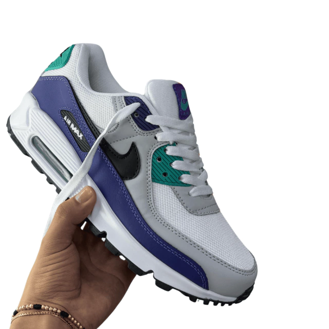 COMPRAR TENIS NIKE AIR MAX 90 HOMBRE: ESTILO, COMODIDAD Y CALIDAD PREMIUM Si estás buscando TENIS NIKE AIR MAX 90 HOMBRE, has llegado al lugar correcto. En Onlineshoppingcenterg encontrarás los modelos más icónicos, cómodos y modernos de esta línea clásica de Nike. Ya sea para uso deportivo, urbano o casual, los Nike Air Max 90 hombre son una excelente opción para combinar estilo y funcionalidad.  ¿Por qué elegir los TENIS NIKE AIR MAX 90 HOMBRE? Los tenis Nike Air Max 90 hombre son un ícono de la moda deportiva desde su lanzamiento. Su diseño retro, combinado con tecnología moderna, los convierte en una elección perfecta para cualquier ocasión. Aquí te explicamos por qué deberías comprarlos:    Diseño y estilo retro Los Nike Air Max 90 hombre destacan por su estilo clásico que nunca pasa de moda. Con colores variados como blancos, negros, azules, rojos, grises y verdes, estos tenis se adaptan a cualquier outfit. Además, su diseño urbano y moderno los hace ideales para lucir en la calle o en eventos casuales.  Comodidad y tecnología Estos tenis no solo son bonitos, también son increíblemente cómodos. Gracias a su suela acolchada y su tecnología Air Max, ofrecen una amortiguación excepcional para caminar, correr o estar de pie durante horas. Además, su material transpirable mantiene tus pies frescos todo el día.  Durabilidad y resistencia Los tenis Nike Air Max 90 hombre están fabricados con materiales de alta calidad que garantizan su resistencia y durabilidad. Son ideales para uso diario, ya sea para running, deportes o simplemente para caminar por la ciudad.    ¿Dónde comprar TENIS NIKE AIR MAX 90 HOMBRE al mejor precio? En Onlineshoppingcenterg tenemos las mejores ofertas y rebajas en tenis Nike Air Max 90 hombre. Ofrecemos envío gratis y una amplia variedad de tallas disponibles para que encuentres el par perfecto. Además, contamos con nuevas colecciones y ediciones limitadas que no querrás perderte.  Ofertas y rebajas Si buscas tenis Nike Air Max 90 hombre baratos, estás de suerte. En nuestra tienda online encontrarás descuentos exclusivos y precios increíbles. ¡Aprovecha nuestras rebajas y consigue tu par favorito al mejor precio!  Envío gratis y calidad premium Al comprar en Onlineshoppingcenterg, no solo obtienes productos de calidad premium, sino también envío gratis a todo el país. Nuestros tenis Nike Air Max 90 hombre son 100% auténticos y están diseñados para satisfacer las necesidades de los amantes del deporte y la moda.    ¿Cómo elegir tu par ideal de TENIS NIKE AIR MAX 90 HOMBRE? Tallas disponibles Los tenis Nike Air Max 90 hombre están disponibles en una amplia gama de tallas, desde las más pequeñas hasta las más grandes. Asegúrate de revisar nuestra guía de tallas para encontrar el ajuste perfecto.  Colores variados Desde los clásicos tonos blancos y negros hasta opciones más vibrantes como rojos, azules y verdes, nuestros tenis Nike Air Max 90 hombre ofrecen una variedad de colores para todos los gustos.  Estilo para cada ocasión Ya sea que busques un par deportivo para running, un modelo urbano para el día a día o un diseño casual para eventos informales, los Nike Air Max 90 hombre son versátiles y se adaptan a cualquier estilo de vida.    Compra tus TENIS NIKE AIR MAX 90 HOMBRE hoy mismo No esperes más para tener tus tenis Nike Air Max 90 hombre. En Onlineshoppingcenterg encontrarás las mejores ofertas, envío gratis y una experiencia de compra segura y sencilla. Visita nuestra tienda online y descubre por qué los Nike Air Max 90 hombre son la tendencia en 2025.  ¡Haz tu pedido ahora y luce un estilo único con los tenis más icónicos del mercado!