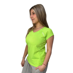 Remera Deportiva De Entrenamiento Mujer Dry Fit Verde en internet