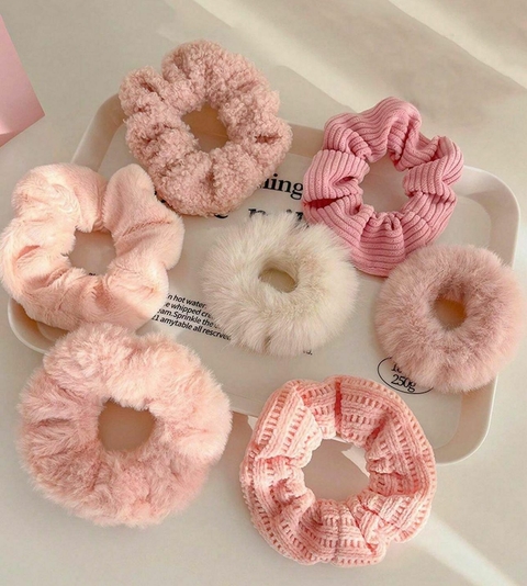 KIT COM 7 PEÇAS - BUCHINHAS XUXINHAS PARA CABELO - TONS ROSE - PELINHOS E DUVERSOS MODELOS - SHEIN SHEGLAM