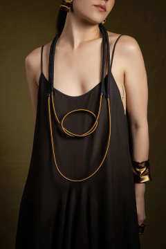 Colar Giro - Preto com Dourado